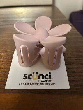 scunci Pink Flower Claw Hair Clip